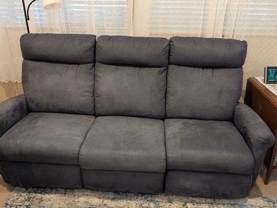 Power reclining couch and loveseat set