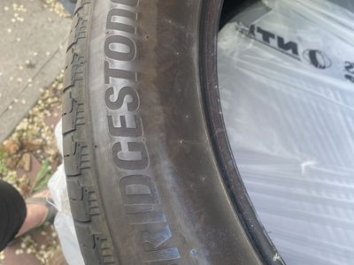 270 50 22 Bridgestone Alenza (setof 4)