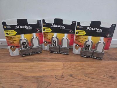 Master Lock 1SSTLF Stainless Steel Outdoor Padlock with Key, 2 Pack Keyed-Alike