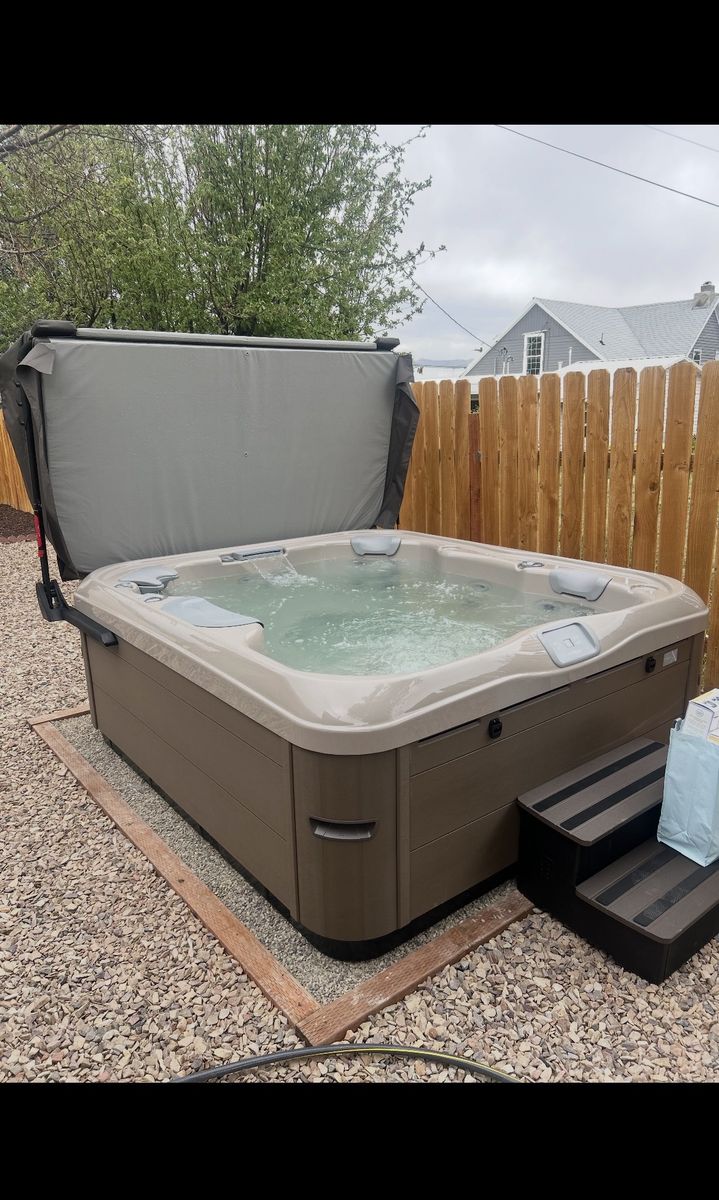 Bullfrog X6L Hot Tub