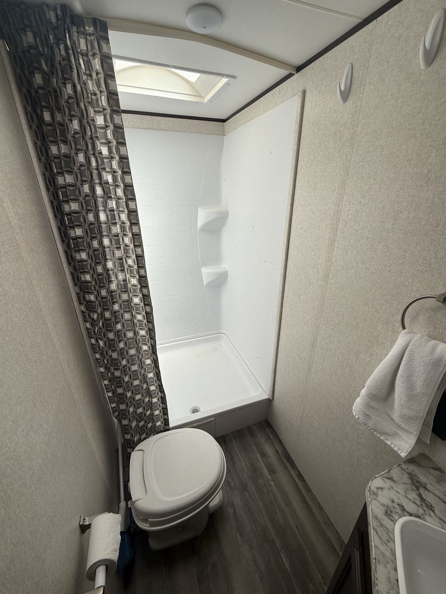 Main image 5