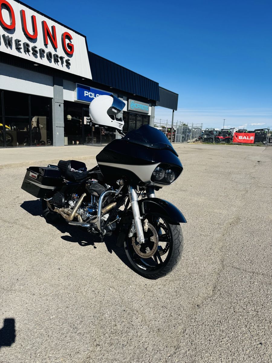 2005 Harley-Davidson Road Glide Custom Motorcycle - Black, Excellent Condition.
