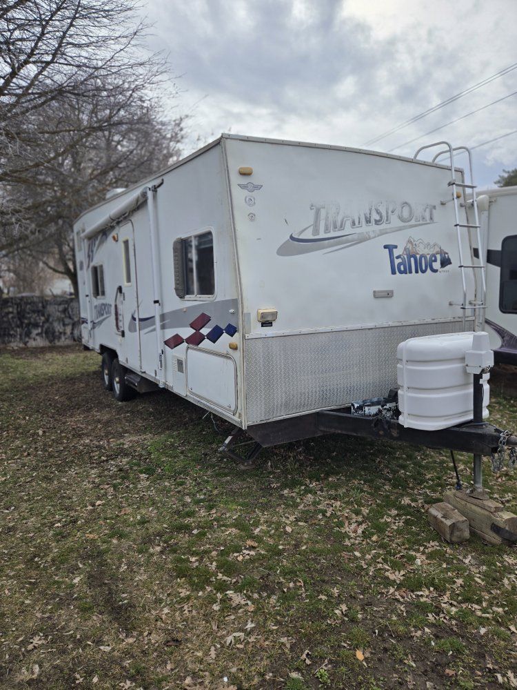 2004 toy hauler camp trailer