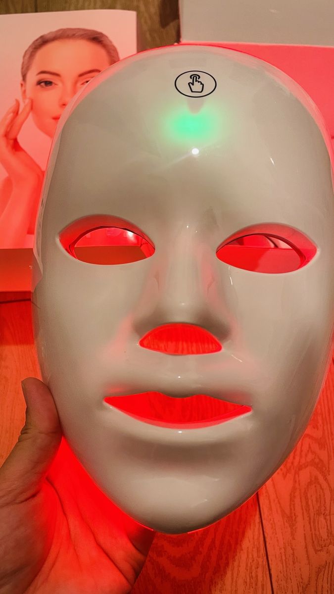 New in box 7+1 Colors LED Facial Mask