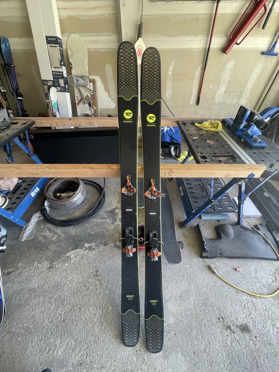 Rossignol Soul 7HD skis w/G3 bindings, skins and crampons