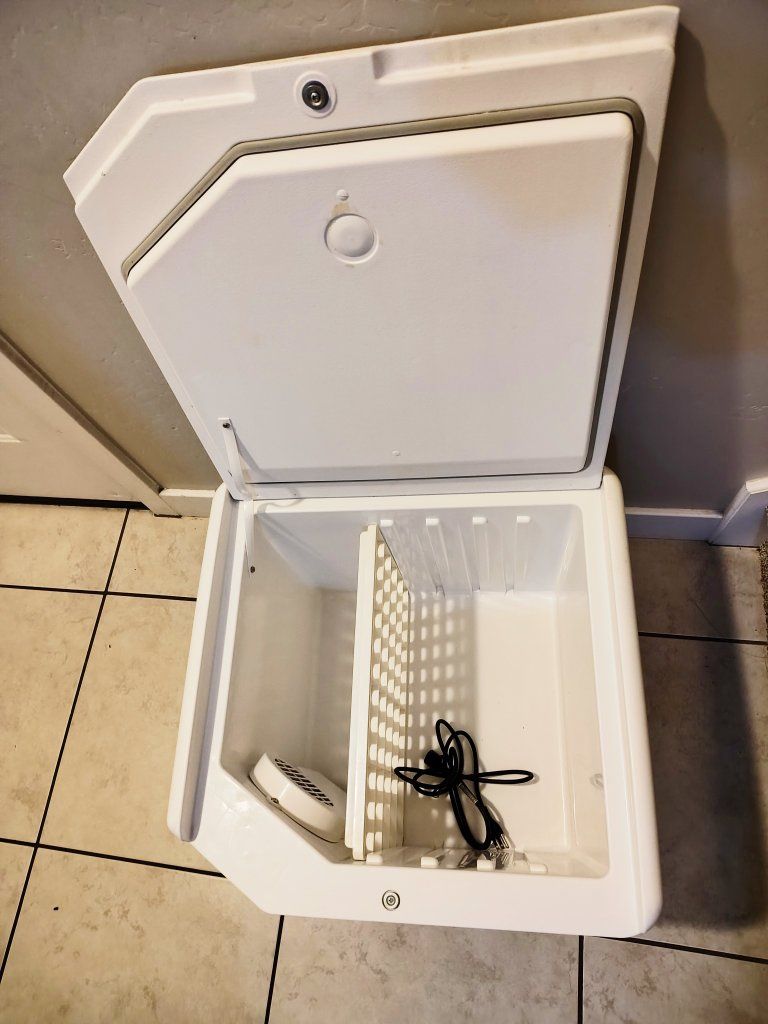Igloo New Electric Fridge Cooler - CASH