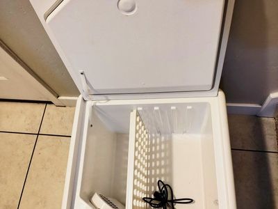 Igloo New Electric Fridge Cooler - CASH
