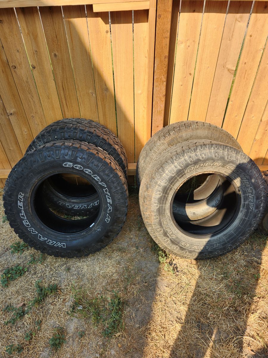 4 285/70r17 tires