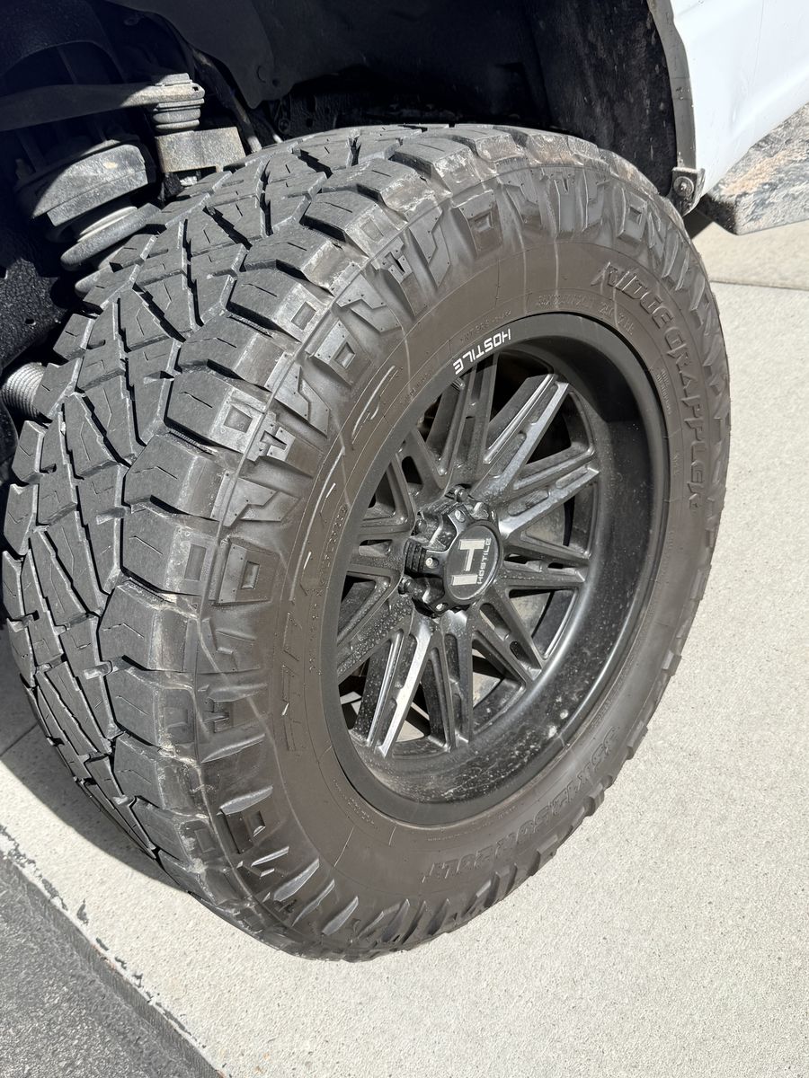 Trade (F150) For 35x12.50LT18 Wheels And Tires
