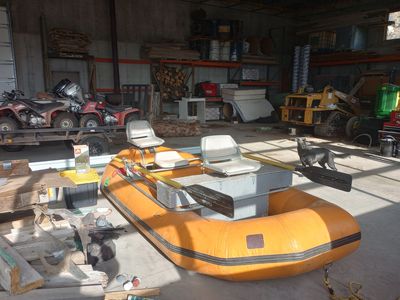 Whitewater/fishhing raft