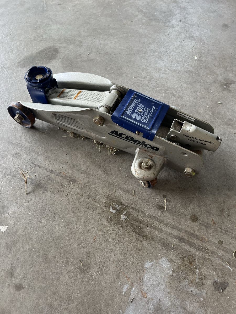 ACDelco 34136 2-Ton (4,000 lbs.) Hydraulic Trolley Jack - Used