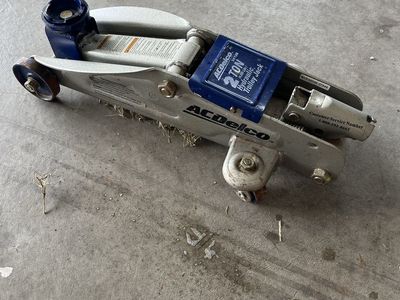 ACDelco 34136 2-Ton (4,000 lbs.) Hydraulic Trolley Jack - Used