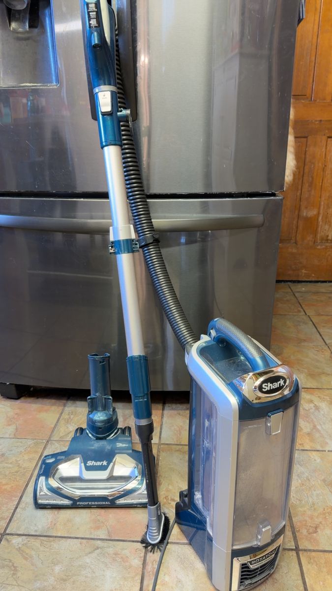 Shark Lift Away Rotator professional Vacuum