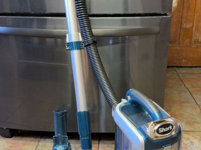 Shark Lift Away Rotator professional Vacuum