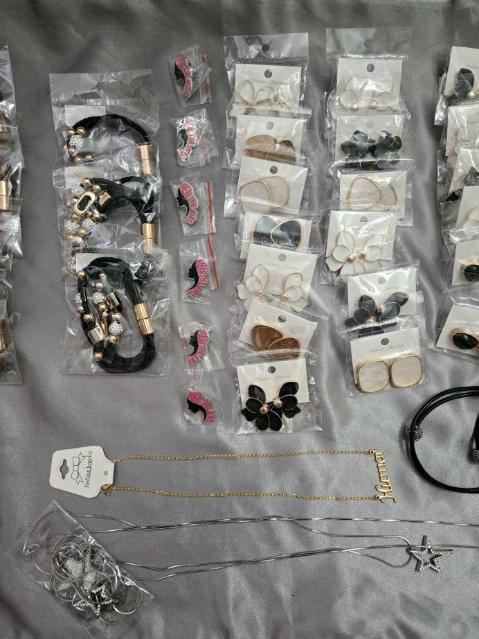 Main image 4