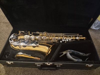 Vito (Yamaha) Alto Saxophone Sax with Warranty