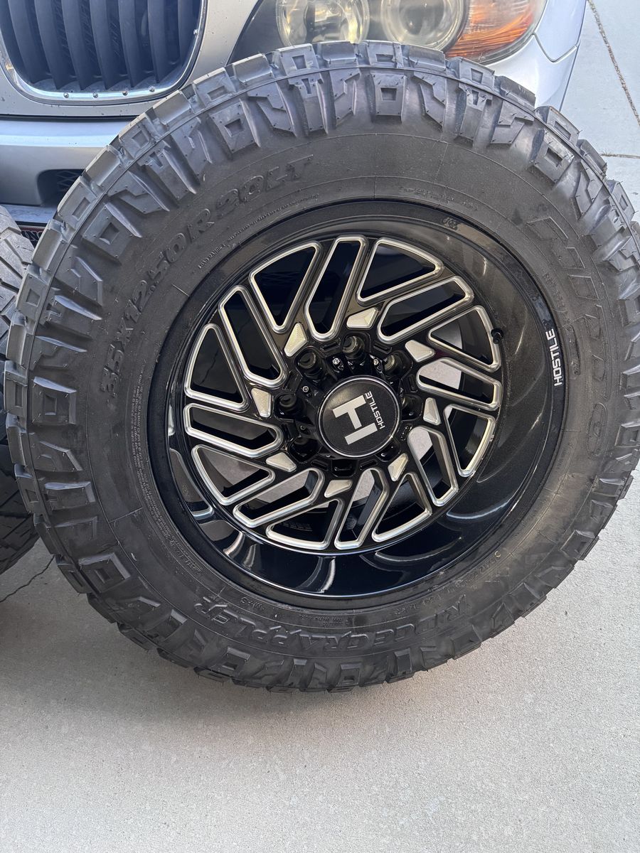 2 Hostile Jigsaw/ Ridge grapplers