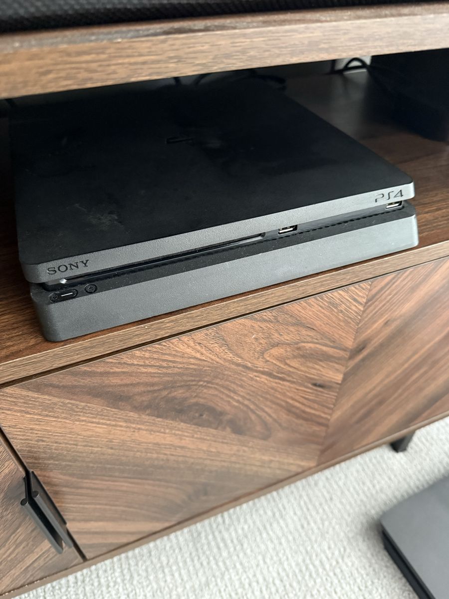Sony PlayStation 4 (PS4) Slim 500GB Console - Black, Works Well