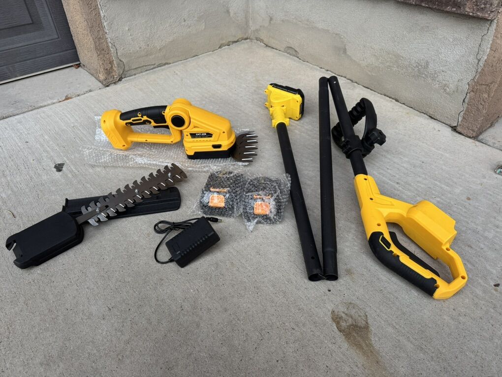 Multifuncitonal Hedge Trimmer With Extender