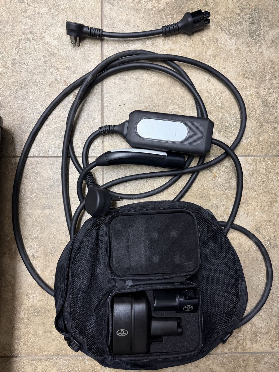 LIKE NEW Level 1 & 2 NACS EV Charger Kit + Adapters & Case (Used < 1 Month)