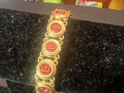 Vintage Gold Tone Red Enamel "Non Preluom" Link Bracelet - Unique Scripted Design