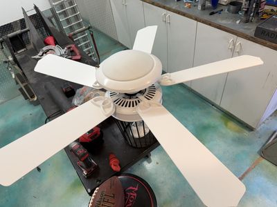 52" Fan W A Light