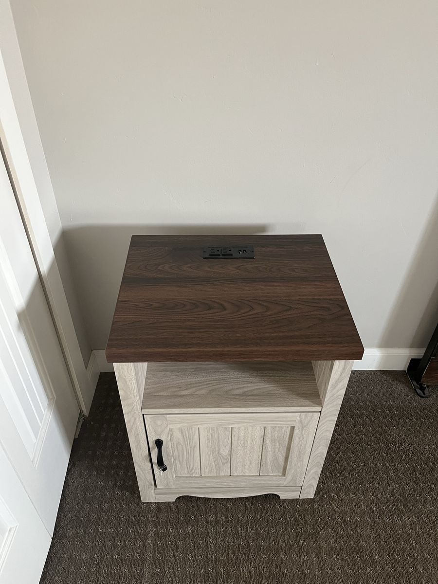 Modern farmhouse end table/nightstand.
