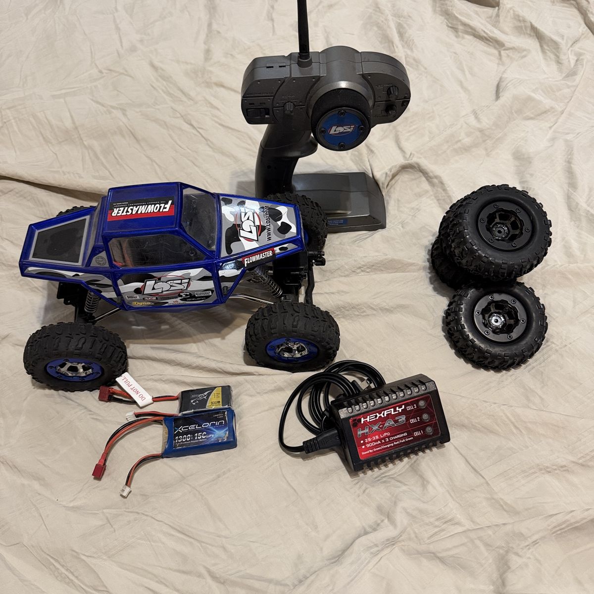Losi Mini Rock Crawler 1:18 RTR with Upgrades, Batteries & Charger