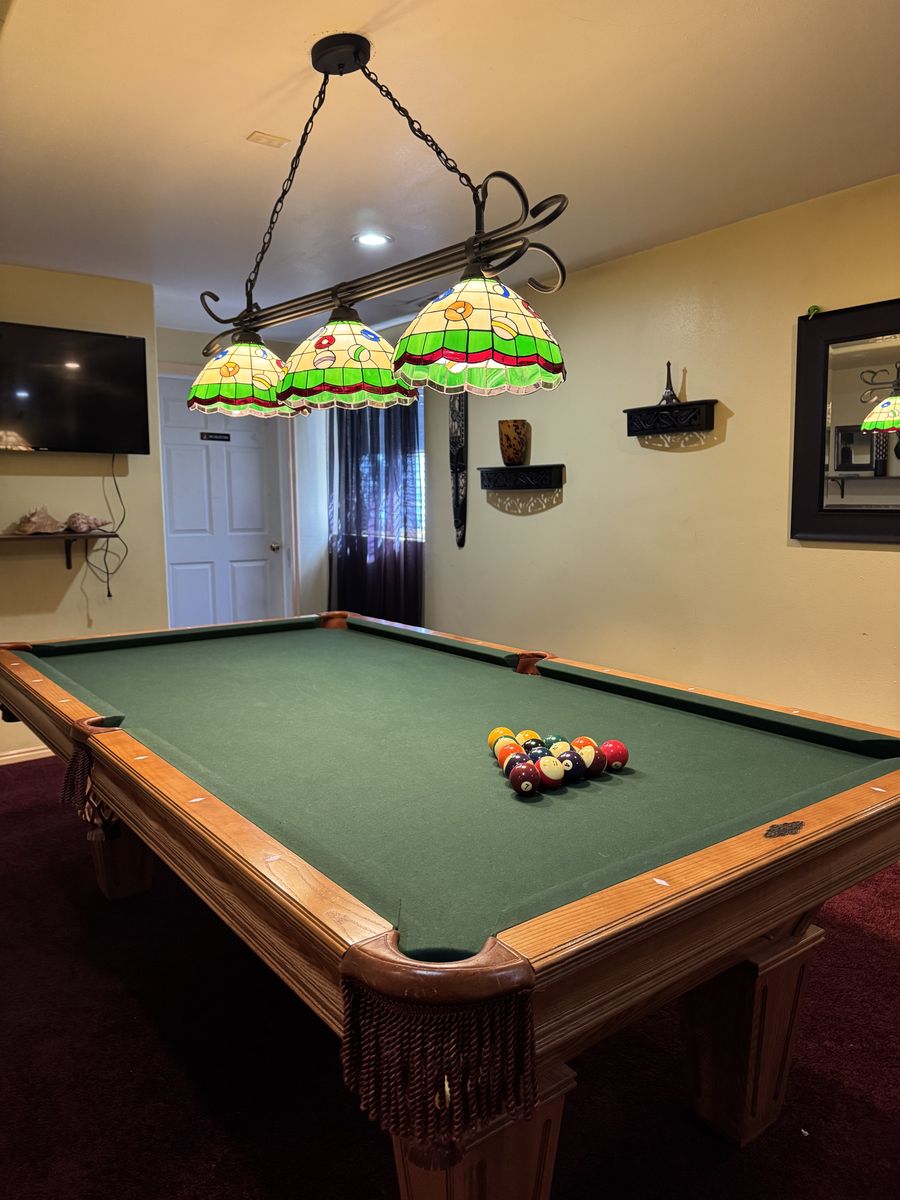 Brunswick 8ft 3-Piece Slate Pool Table – Full Setup