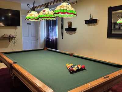 Brunswick 8ft 3-Piece Slate Pool Table – Full Setup