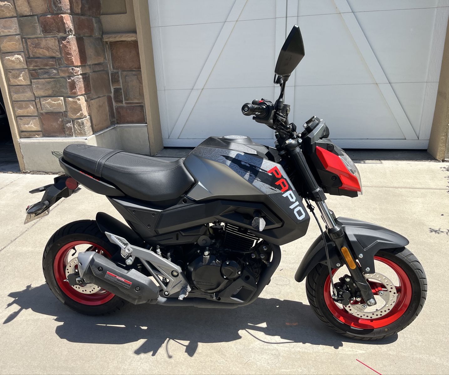 2022 CFMOTO Papio 125cc Motorcycle - Red/Grey - Only 705 Miles!