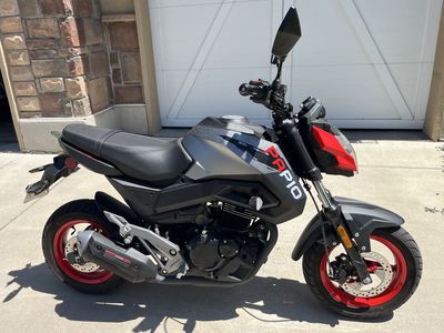 2022 CFMOTO Papio 125cc Motorcycle - Red/Grey - Only 705 Miles!