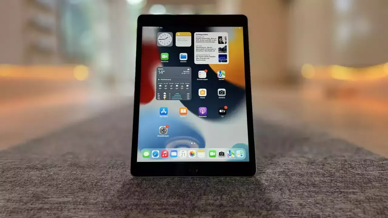 iPad 5th Gen - 32GB - WiFi+ Cellular