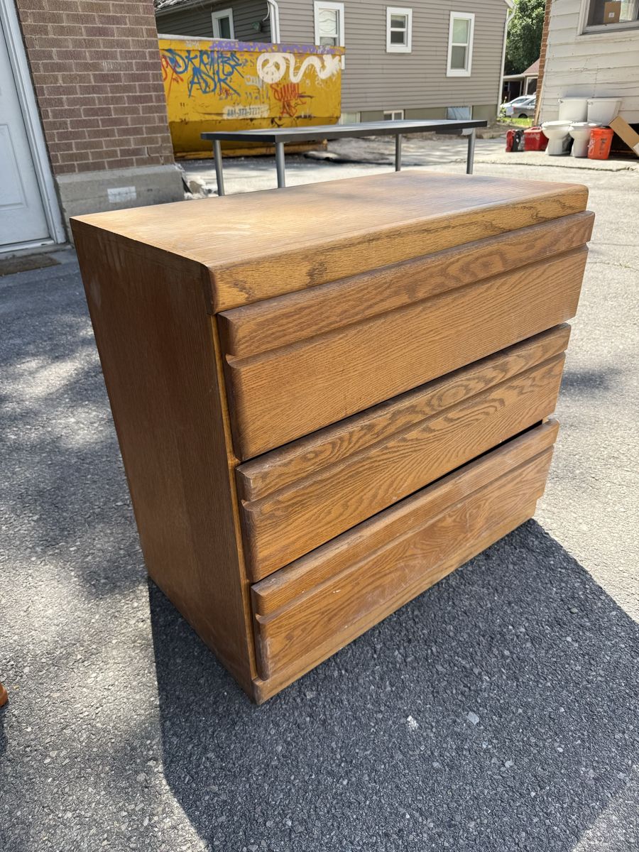 Wood Dresser with 3 Drawers - Classic Style