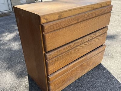 Wood Dresser with 3 Drawers - Classic Style