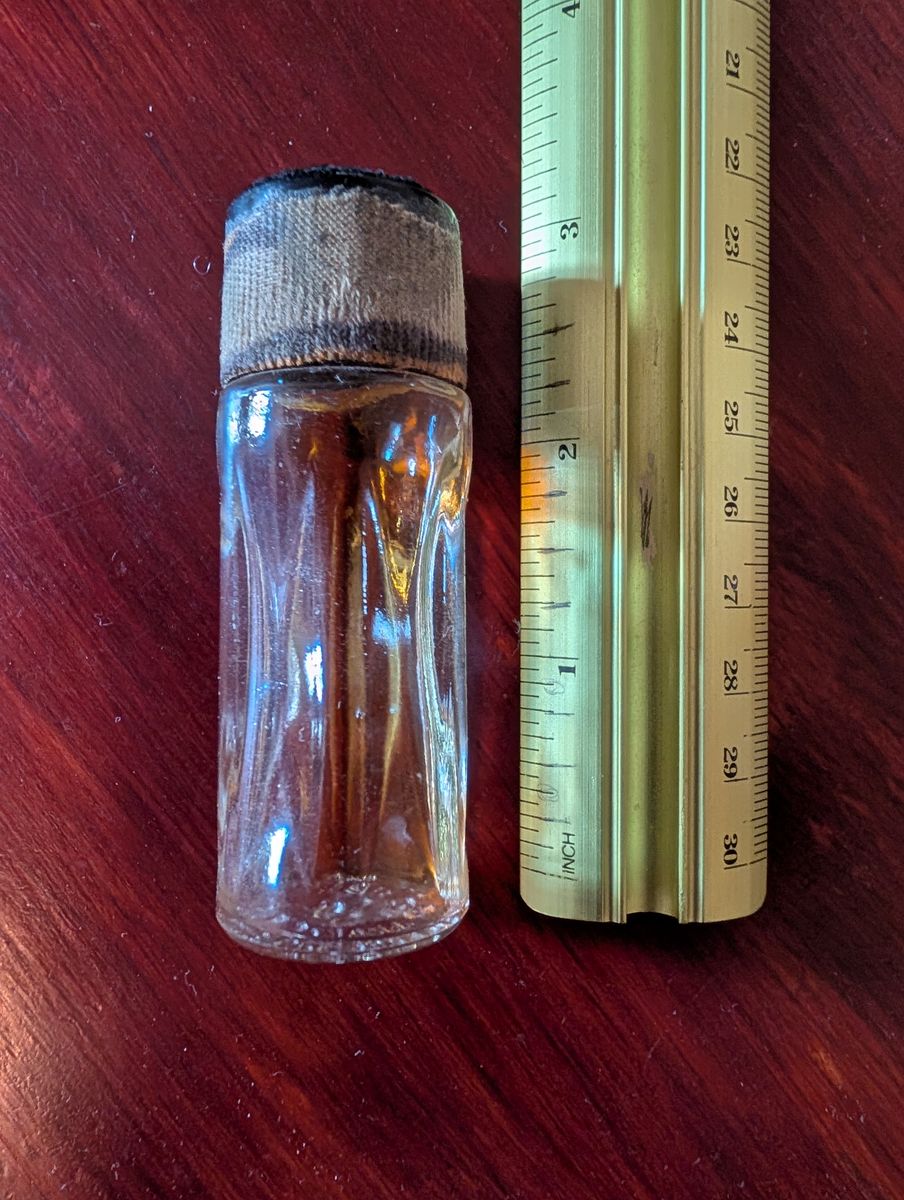 Perfumes, vintage, various amounts of Faberge Tigress, White Shoulders, Vanilla Fields, Pavlova Paris 1922, Aviance Night Musk 