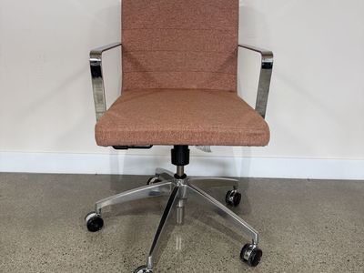 Diddy Conference Chair with Fixed Arms