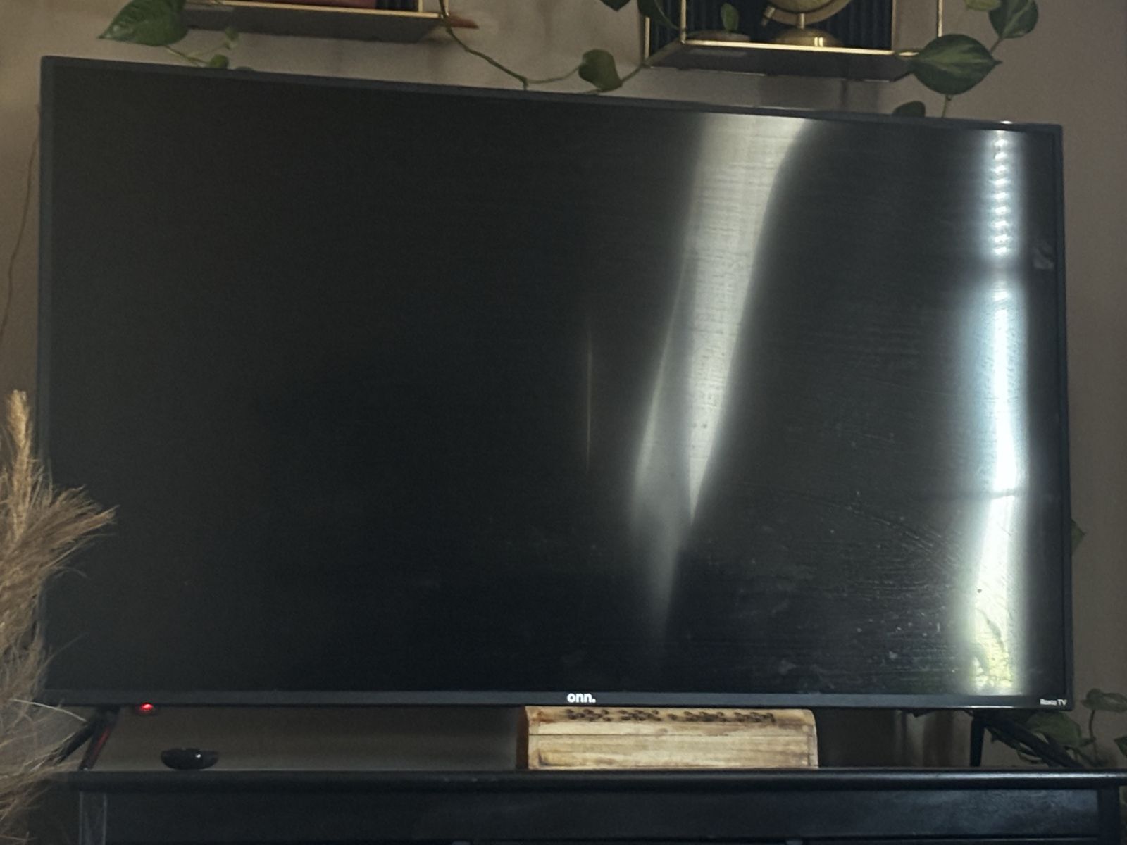 onn. Roku TV - Smart TV with Built-in Streaming