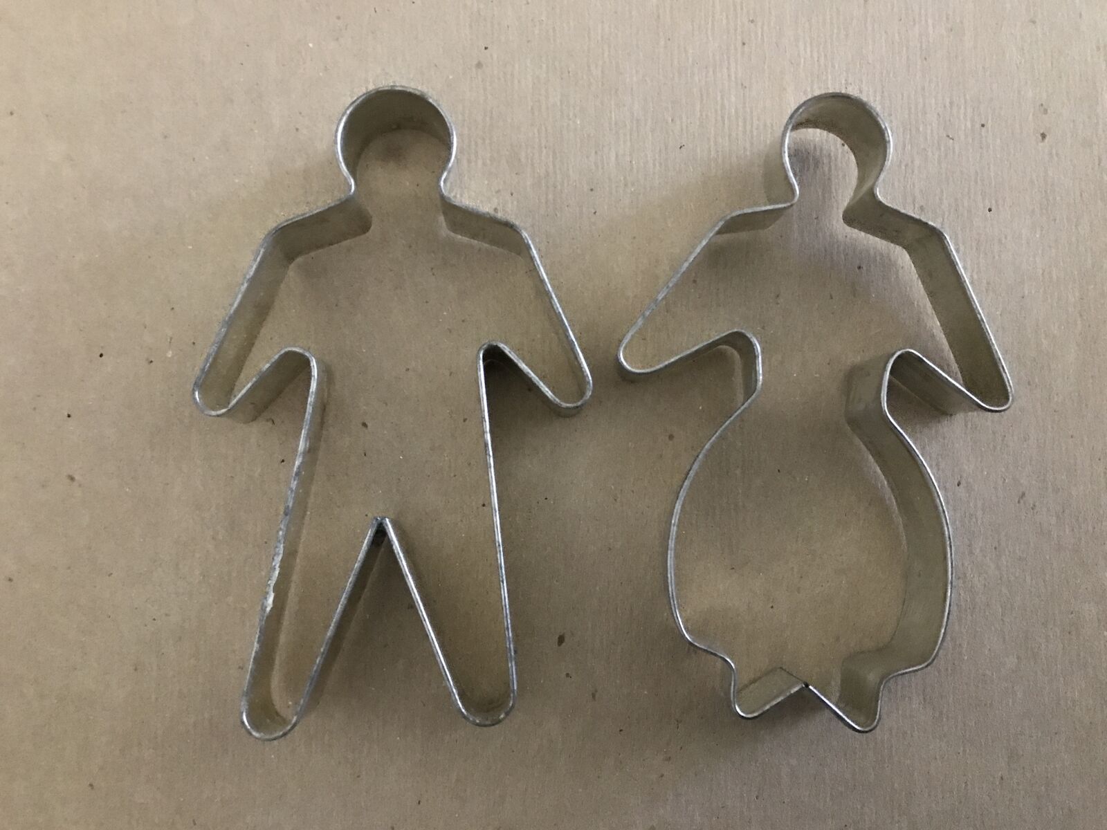 Vintage Amish Dutch Girl & Boy Metal Cookie Cutters 4 1/4” x 2 3/4”