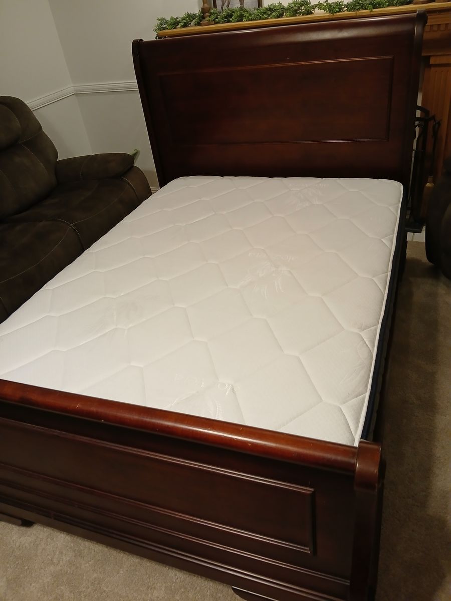 Solid Wood Sleigh Bed Full Size