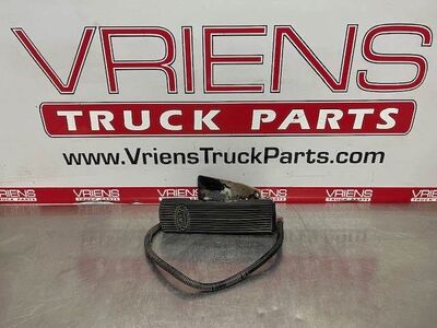 Peterbilt Throttle Pedal for Cummins Engine, Part # D21-6005