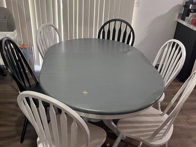 Oval Dining Table with Leaf & 6 Windsor Chairs (4 White, 2 Black) - 60"L x 42"W