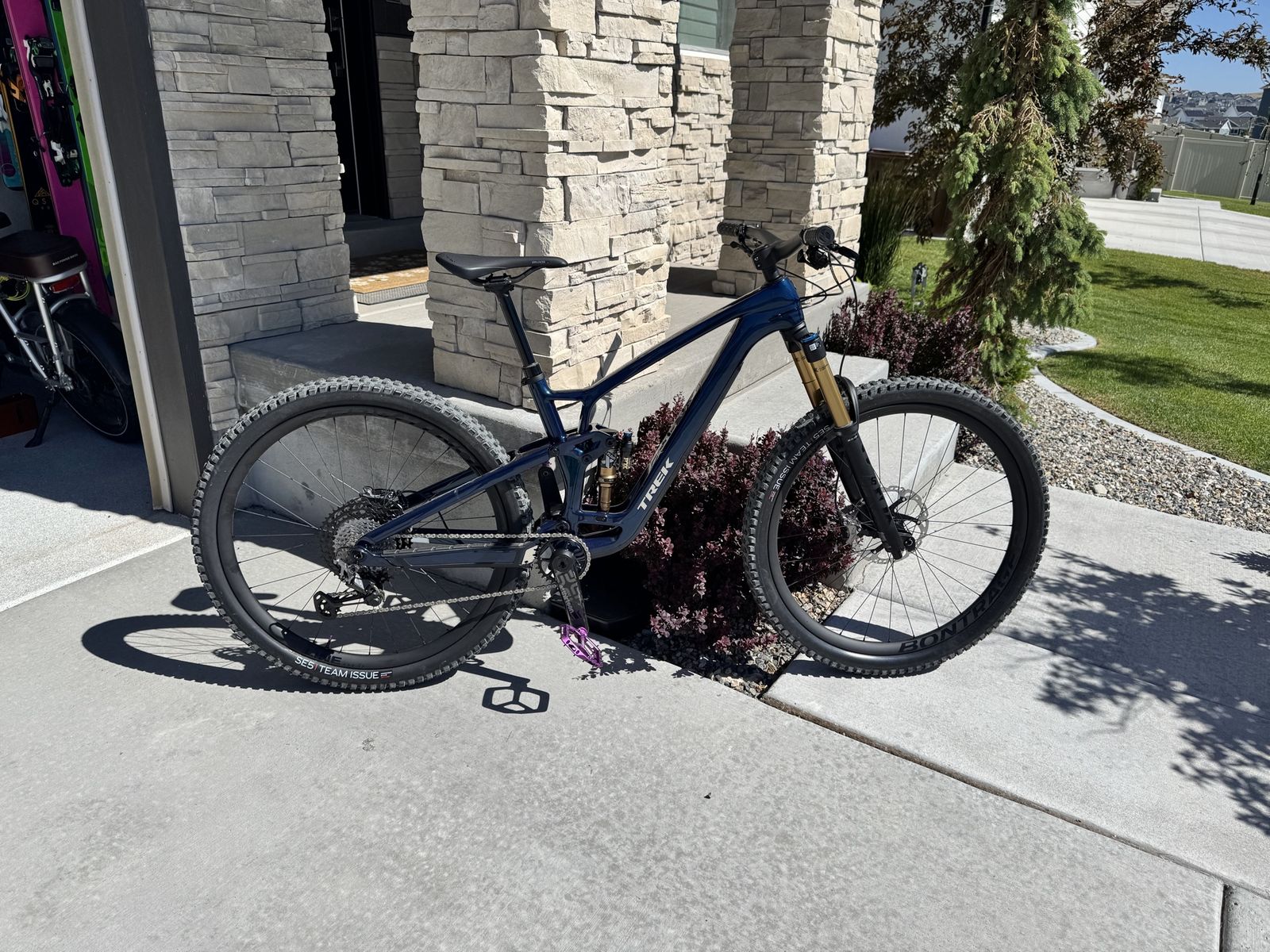 Trek Fuel EX Gen 6 Mountain Bike - Full Suspension, Carbon Frame, FOX Float X Shock