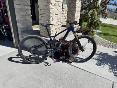 Trek Fuel EX Gen 6 Mountain Bike - Full Suspension, Carbon Frame, FOX Float X Shock