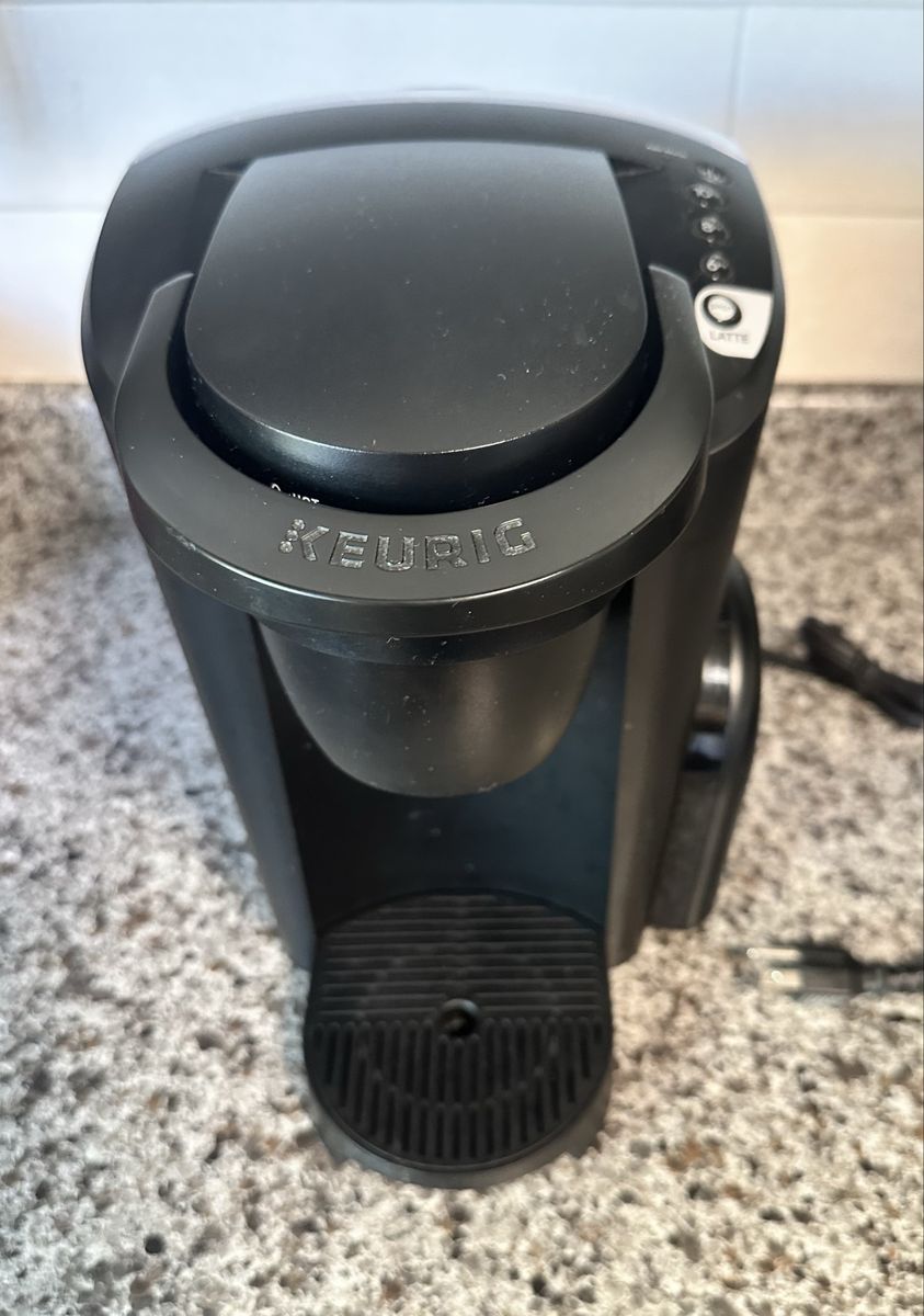 Keurig K-Latte K36 Coffee Maker (No Frother) + Starbucks K-Cups