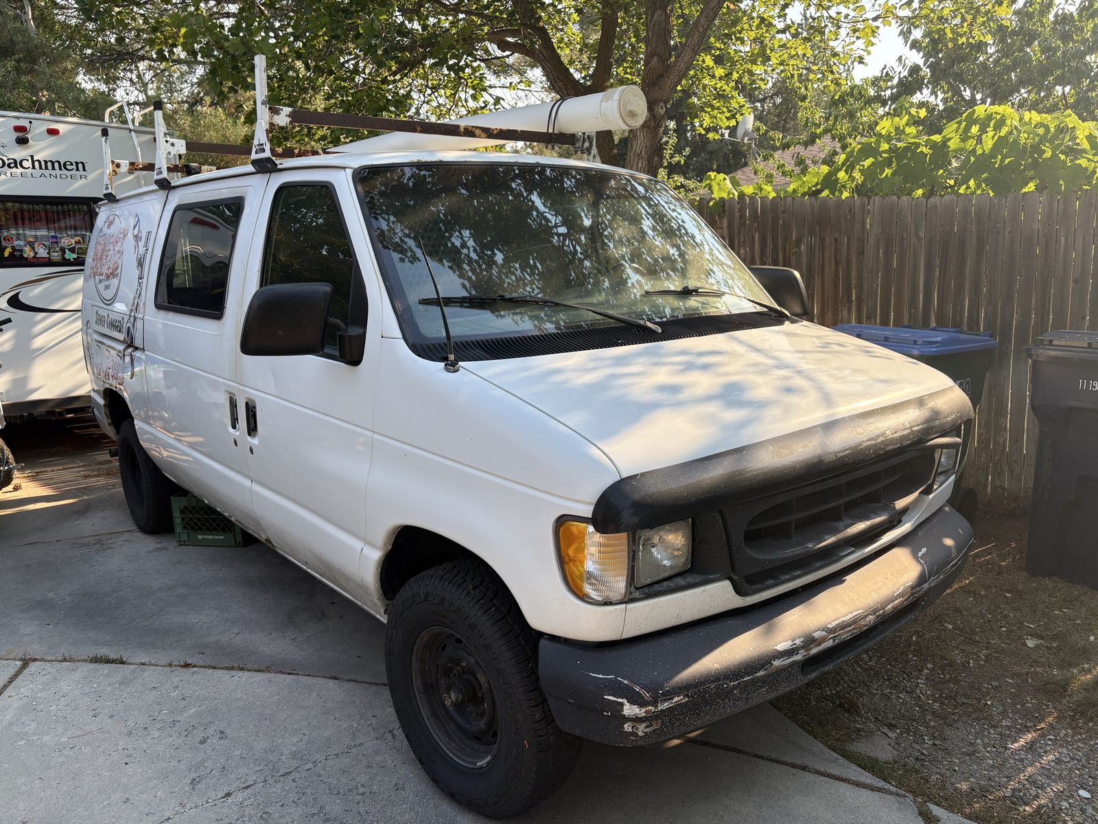 1999 Ford E-150 