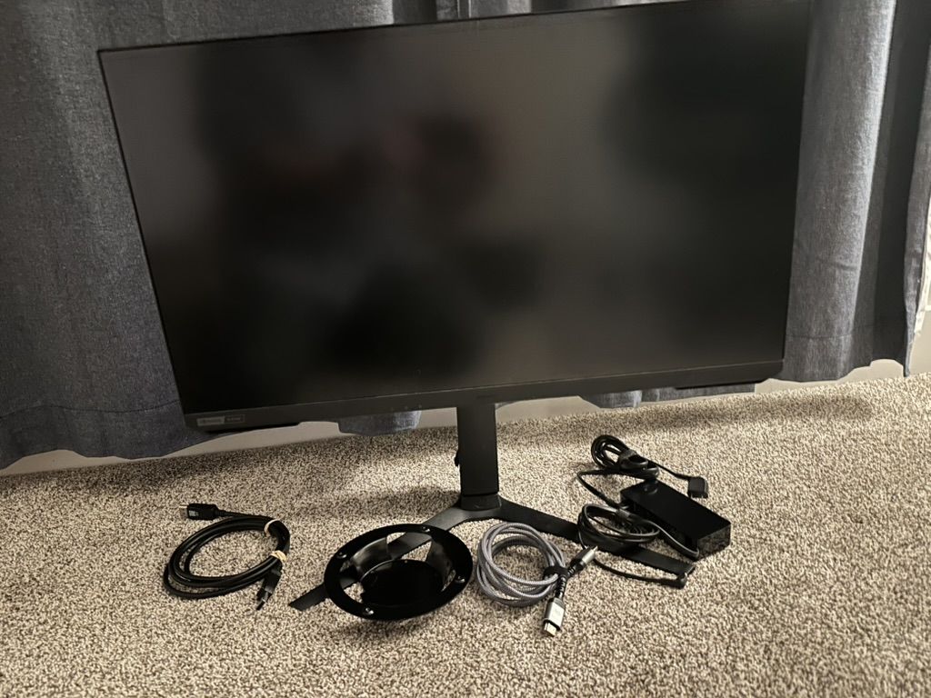 Samsung Odyssey G7 28" 4K Gaming Monitor — $200