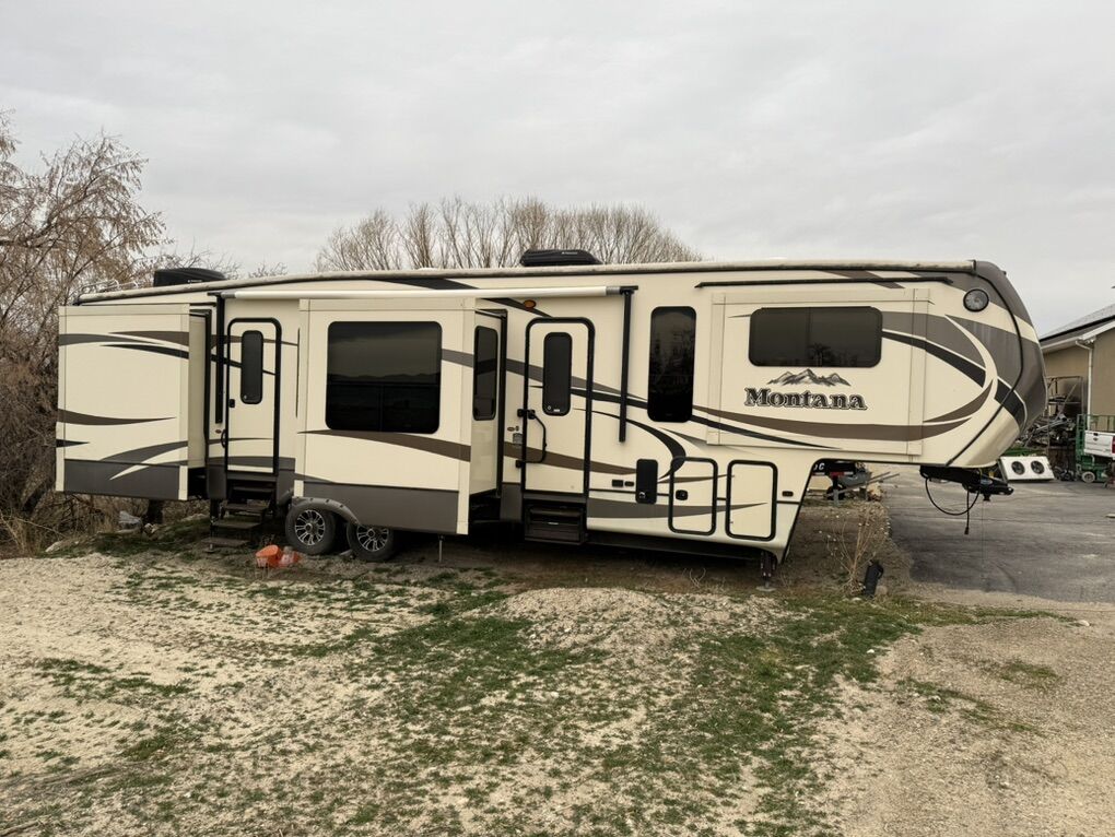 2015 Montana 3710fl Fifth Wheel