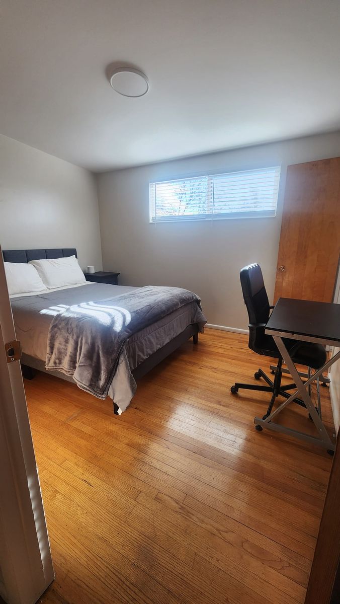 Private Room Available in Murray - Utility Included