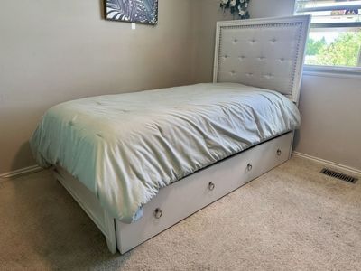 Youth twin bedroom set